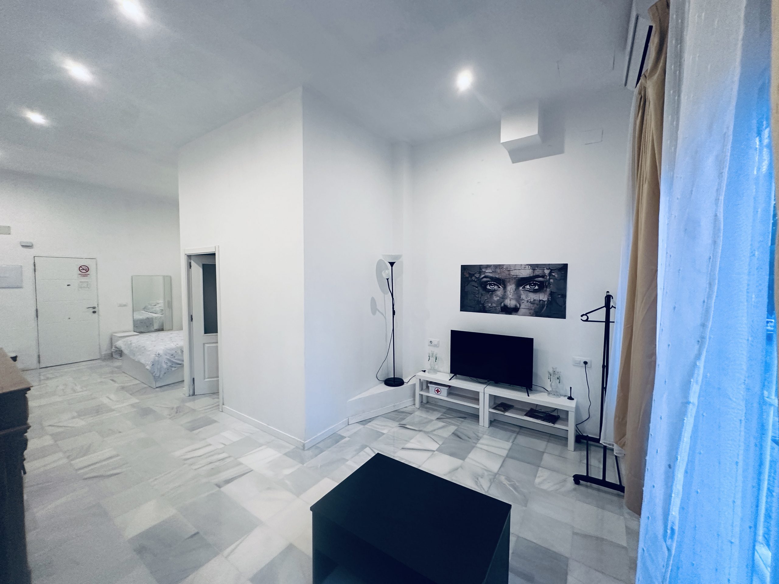Apartamento 3 de Lofts Escala en Sevilla centro con zona de estar, cocina y dormitorio